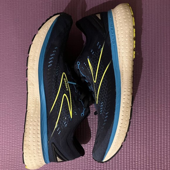 Rarely Used Brooks Glycerin 19 Running Shoes - Picture 2 of 4